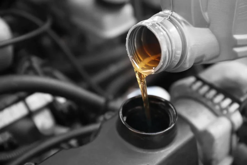 Cambio Olio_1 – meccatronica cantarella.webp Tagliando auto catania - meccatronica cantarella